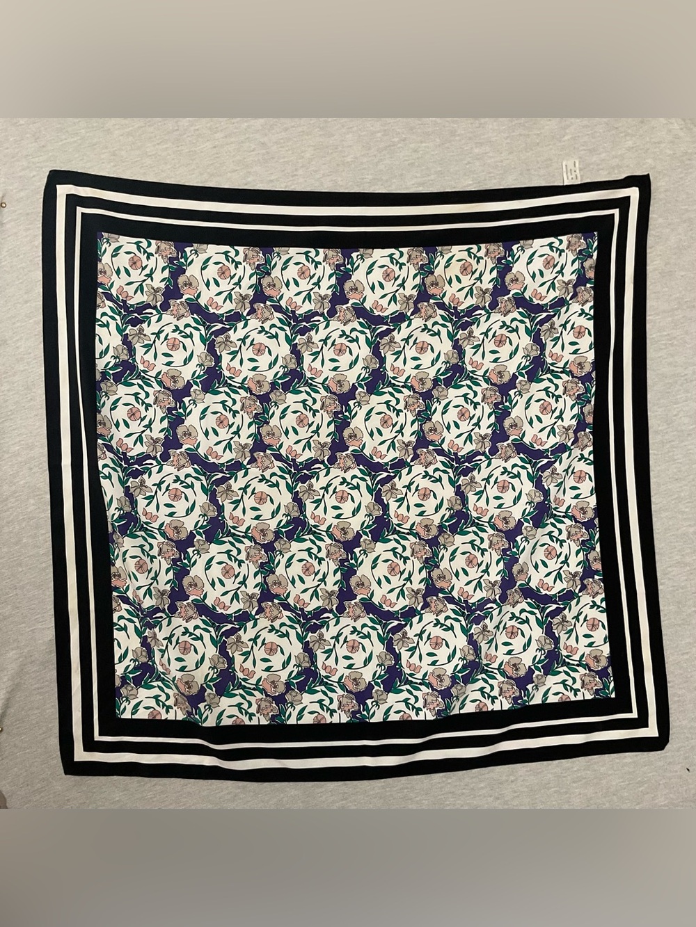 Floral print scarf 100% polyester